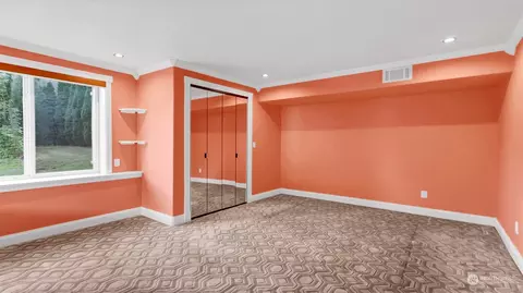 Bedroom - 320 Bowlin Ave NE, Orting, WA 98360 photo 4 of 4
