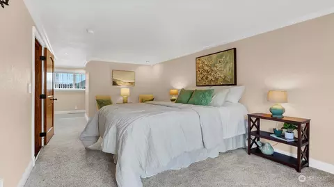 Bedroom - 320 Bowlin Ave NE, Orting, WA 98360 photo 3 of 4