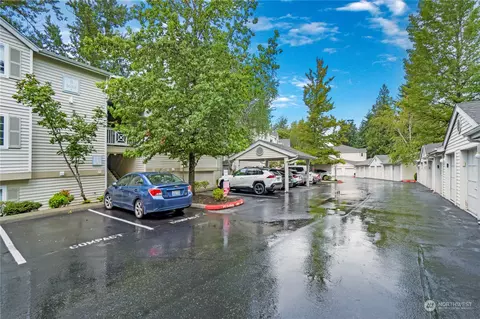 1688 118th Ave SE #B205, Bellevue, WA 98005