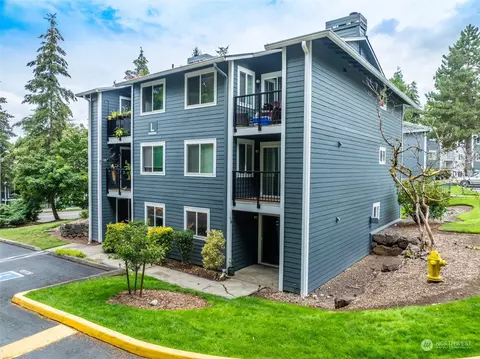 14206 NE 181st Pl #L101, Woodinville, WA 98072