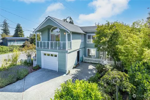 1203 13th St, Port Townsend, WA 98368