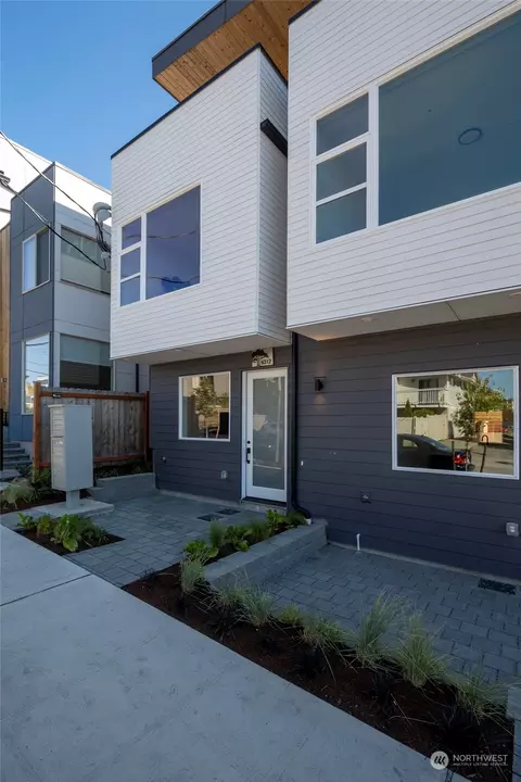 6310 26th Ave NW, Seattle, WA 98107