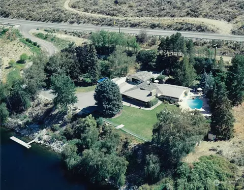 19 Crane Orchard Rd, Brewster, WA 98812