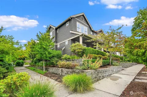 1064 NE Ingram St #1203, Issaquah, WA 98029