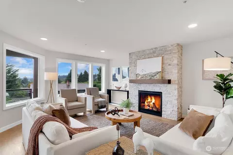 554 Paradise Ln #C201, Edmonds, WA 98020