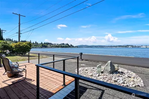1735 Beach Dr E, Port Orchard, WA 98366