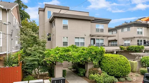 12506 26th Ave NE #106, Seattle, WA 98125