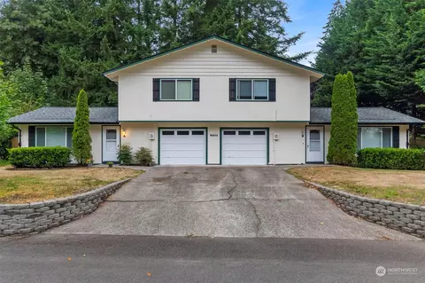2401 Detlefsen Pl SE #A&B, Lacey, WA 98503