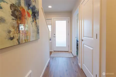Entry Way - 4226 148th St SE #D5, Bothell, WA 98012 photo 1 of 4