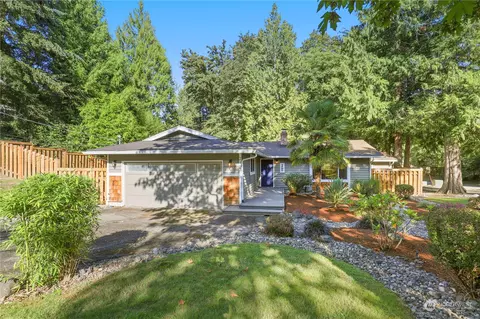 242 Hemlock Dr NW, Gig Harbor, WA 98335