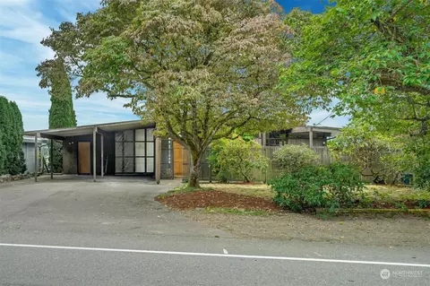 12409 Holmes Point Dr NE, Kirkland, WA 98034