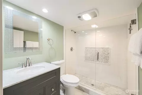 Bath - 206 29th Ave E, Seattle, WA 98112 photo 2 of 3