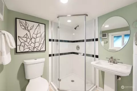 Bath - 206 29th Ave E, Seattle, WA 98112 photo 3 of 3