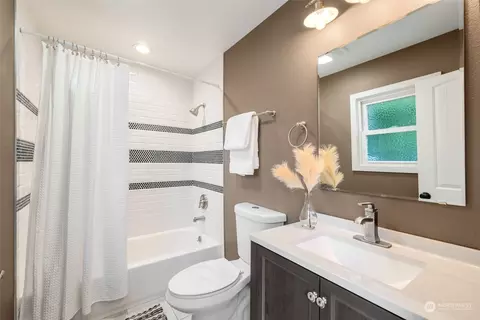 Bath - 206 29th Ave E, Seattle, WA 98112 photo 1 of 3