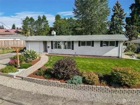 658 Jefferson Ave NE, Renton, WA 98056