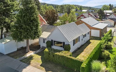 102 W Dakota Ave, Roslyn, WA 98941
