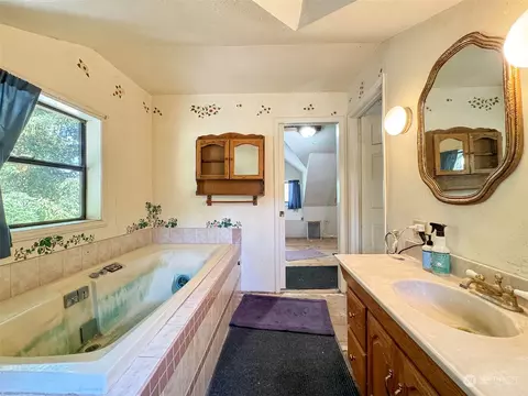 Bath - 2068 Taylor Cutoff Rd, Sequim, WA 98382 photo 2 of 2