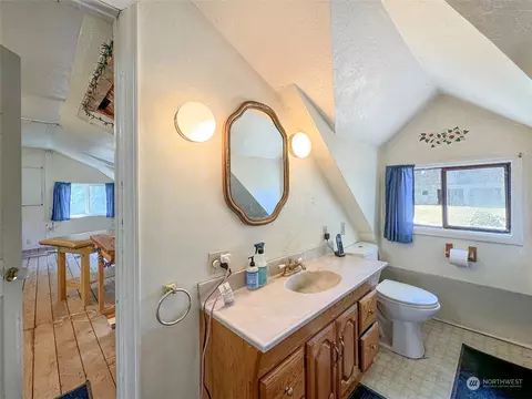 Bath - 2068 Taylor Cutoff Rd, Sequim, WA 98382 photo 1 of 2