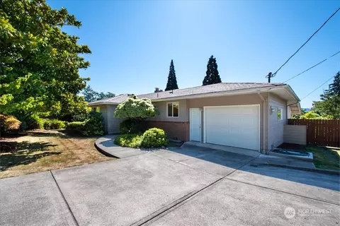 2057 Cascade Way, Longview, WA 98632