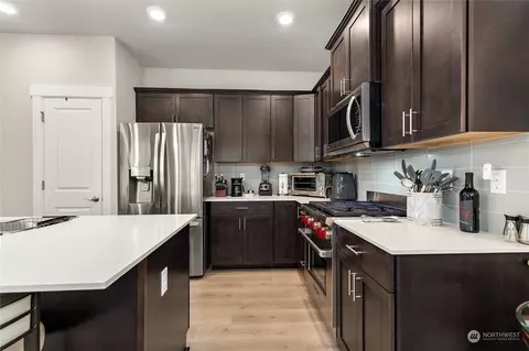 Kitchen - 31 211th St SE, Bothell, WA 98021 photo 5 of 7