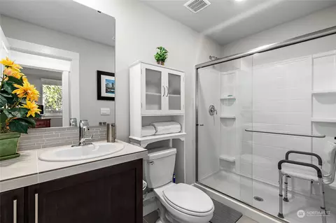 Bath - 31 211th St SE, Bothell, WA 98021 photo 5 of 5