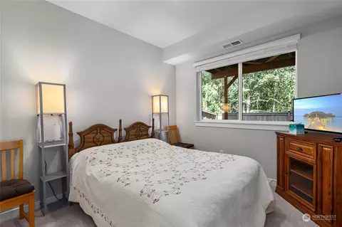Bedroom - 31 211th St SE, Bothell, WA 98021 photo 4 of 4