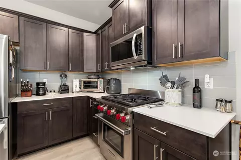 Kitchen - 31 211th St SE, Bothell, WA 98021 photo 4 of 7