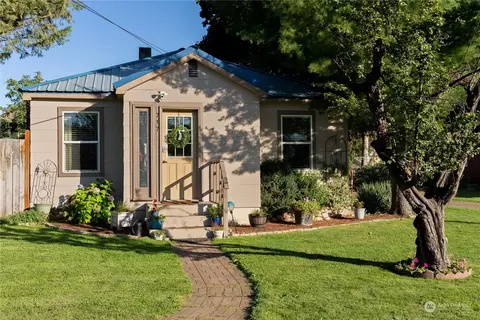 717 Tonasket Ave S, Tonasket, WA 98855