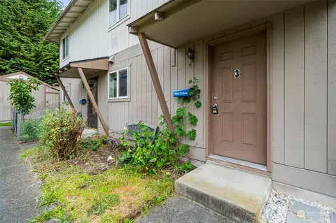 4827 S 56th St #3, Tacoma, WA 98409