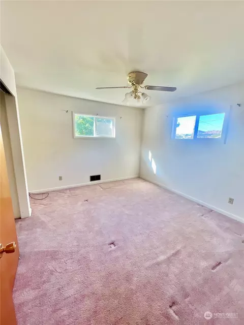 415 Grape Ave E, Omak, WA 98841 photo 13