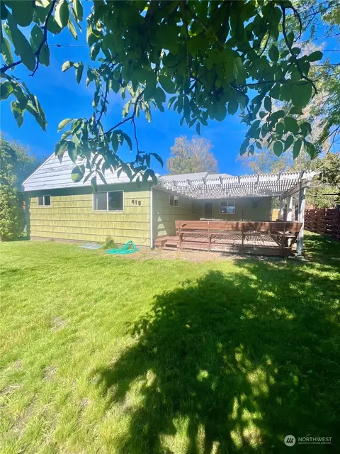 415 Grape Ave E, Omak, WA 98841 photo 3