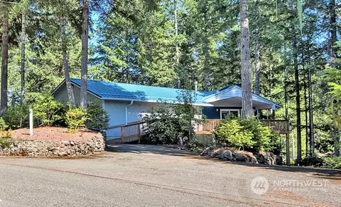 550 N Lake Surf Dr, Lilliwaup, WA 98555