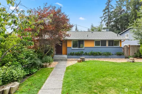 8422 221st Pl SW, Edmonds, WA 98026