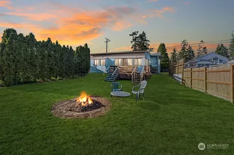 5135 Seaview Dr, Blaine, WA 98230