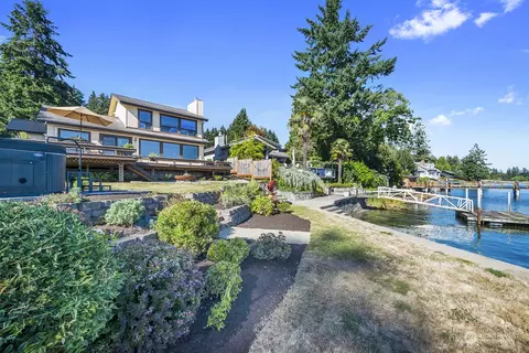 22514 99th Ln SW, Vashon, WA 98070