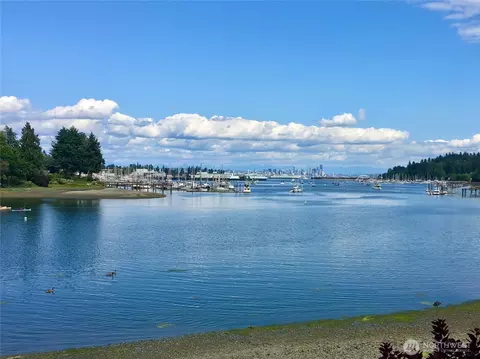 6070 NEagle Harbor Dr, Bainbridge Island, WA 98110