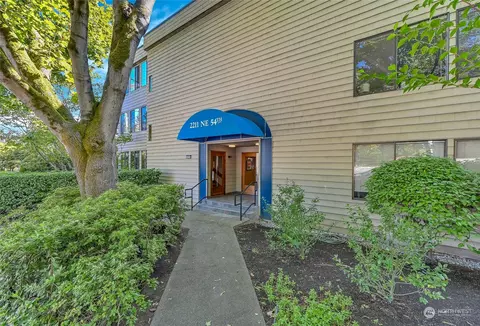 2211 NE 54th St #2B, Seattle, WA 98105