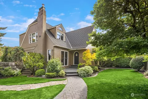 3018 Fuhrman Ave E, Seattle, WA 98102