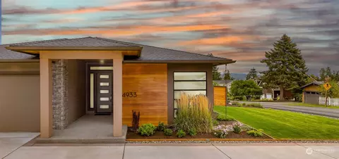4933 Harbor Hills Dr, Freeland, WA 98249