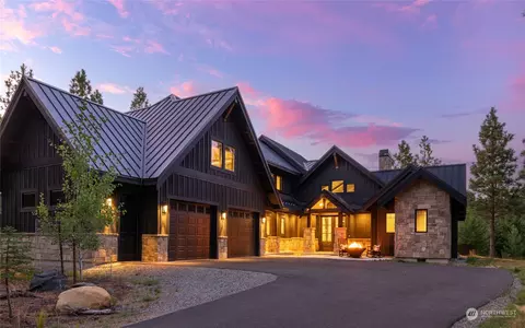 1051 Southern Star Ln, Cle Elum, WA 98922