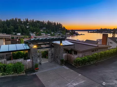 9951 Lake Washington Blvd NE #13, Bellevue, WA 98004