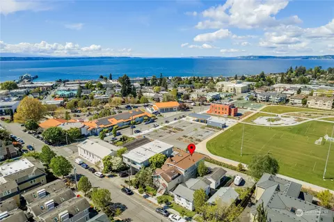621 Bell St #C, Edmonds, WA 98020
