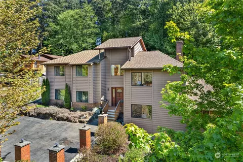 1226 S Lake Stickney Dr, Lynnwood, WA 98087
