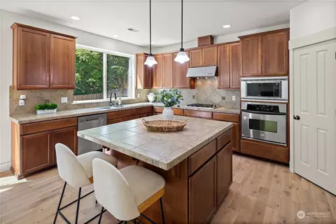 Kitchen - 22920 36th Ave SE, Bothell, WA 98021 photo 1 of 3