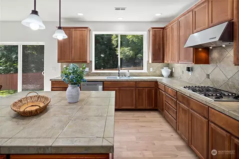 Kitchen - 22920 36th Ave SE, Bothell, WA 98021 photo 2 of 3