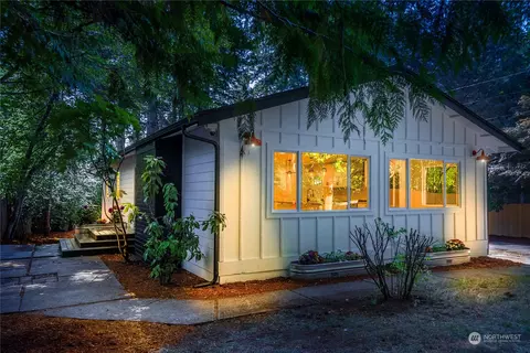 14504 Holiday Dr NW, Gig Harbor, WA 98329