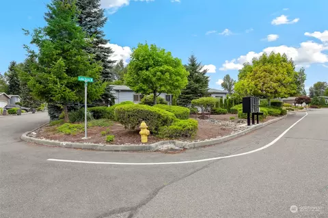 1025 Park Cir, Bothell, WA 98021 photo 2