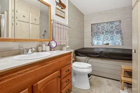 1025 Park Cir, Bothell, WA 98021 photo 24