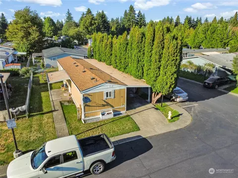 725 37th St SE #77, Auburn, WA 98002
