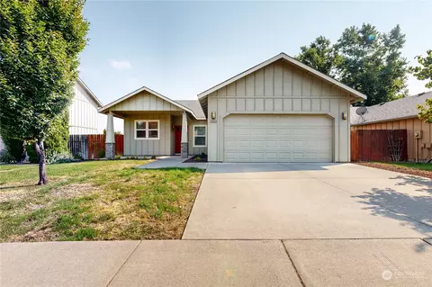 1223 SE Falbo Dr, College Place, WA 99324